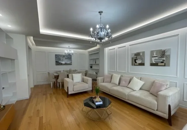 Tirane, jepet me qera apartament 3+1 , 180 m² 2.500 € 