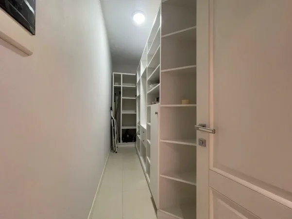 Tirane, jepet me qera apartament 3+1+Ballkon Kati 5, 180 m² 2.500 € (Ambasador 2, Tirane)