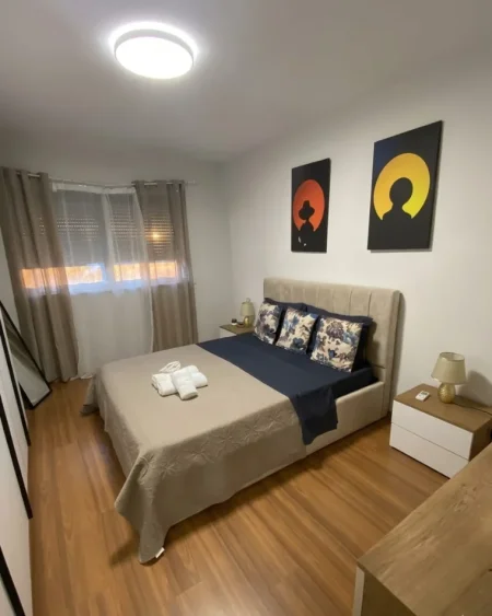 Tirane, jepet me qera apartament 2+1+Aneks+Ballkon Kati 4, 65 m² 600 € (21 dhjetori)