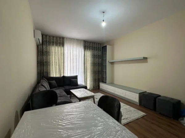 Tirane, jepet me qera apartament 2+1 Kati 2, 98 m² 550 € (Paskuqan)