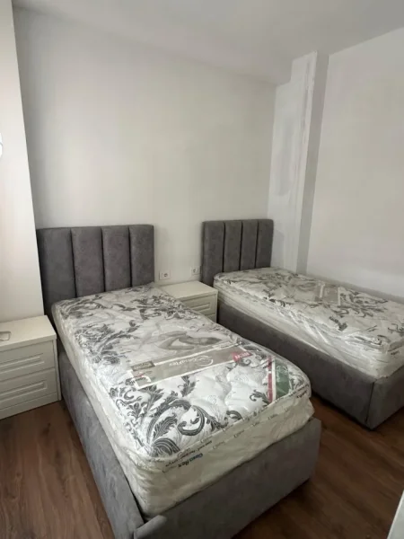 Tirane, jepet me qera apartament 2+1 Kati 2, 98 m² 550 € (Paskuqan)
