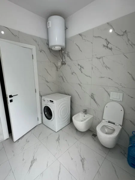 Tirane, jepet me qera apartament 2+1 Kati 2, 98 m² 550 € (Paskuqan)