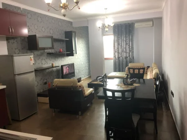 Tirane, jepet me qera apartament 2+1 Kati 5, 76 m² 650 € (Rruga e Dibres)