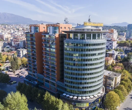 Tirane, jepet me qera zyre , 305 m² 9.150 € 