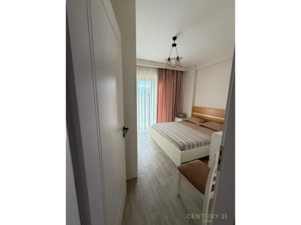 Tirane, jepet me qera apartament 2+1+Ballkon Kati 2, 82 m² 850 € (kopshti botanik)
