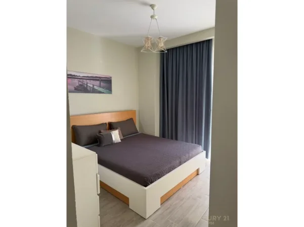 Tirane, jepet me qera apartament 2+1+Ballkon Kati 2, 82 m² 850 € (kopshti botanik)