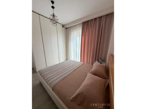 Tirane, jepet me qera apartament 2+1+Ballkon Kati 2, 82 m² 850 € (kopshti botanik)