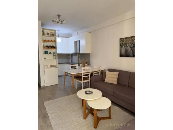 Tirane, jepet me qera apartament 2+1+Ballkon Kati 2, 82 m² 850 € (kopshti botanik)