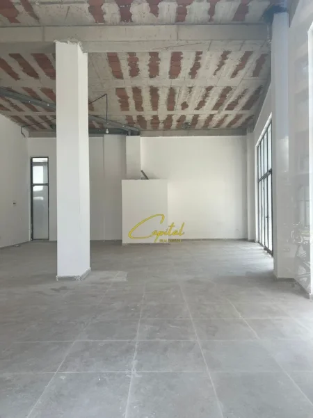 Tirane, jepet me qera ambjent biznesi Kati 0, 120 m² 2.000 € (XHAMLLIKU)