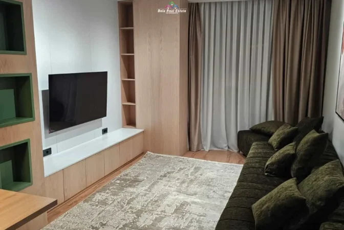 Tirane, jepet me qera apartament 1+1 Kati 10, 70 m² 1.080 € (rruga Mine Peza)