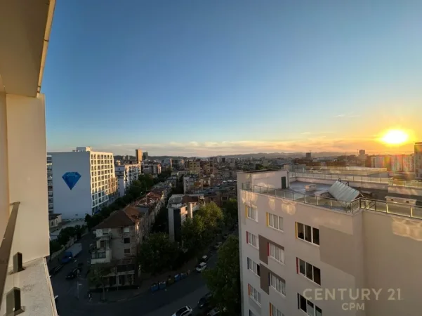 Tirane, jepet me qera apartament 1+1+Ballkon Kati 8, 72 m² 500 € (farmacia 10)