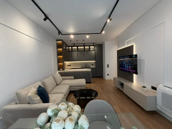 Tirane, jepet me qera apartament 2+1 Kati 1, 90 m² 1.000 € (Porcelani)