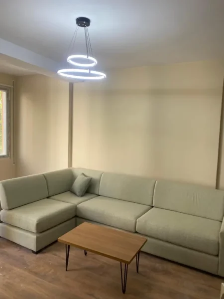 Tirane, jepet me qera apartament 1+1 Kati 6, 70 m² 450 € (Rruga 5 Maji)
