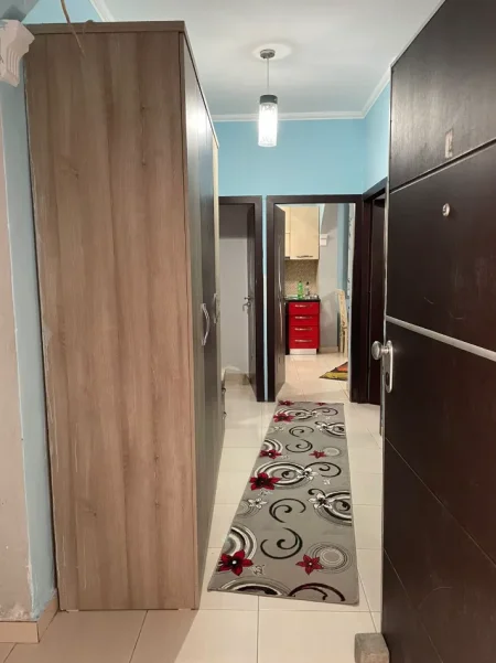 Tirane, jepet me qera apartament 2+1 Kati 1, 80 m² 400 € 