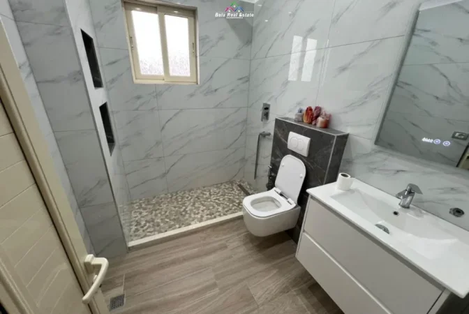 Tirane, jepet me qera Vile 3+1+Ballkon , 100 m² 680 € (shkoze)