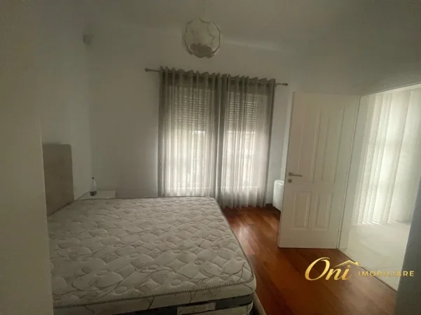 Tirane, jepet me qera Vile 2 Katshe Kati 2, 225 m² 4.500 € (RROLLING HILLS)