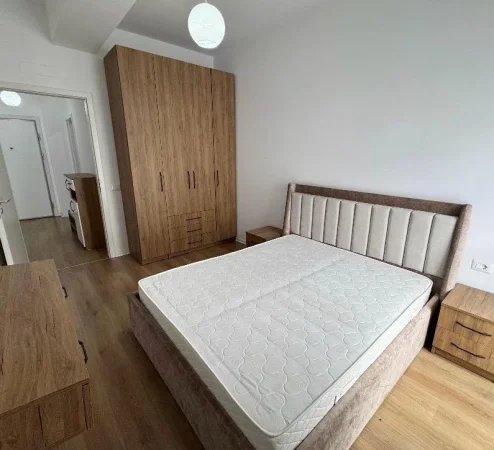 Tirane, jepet me qera apartament 1+1+Ballkon Kati 5, 61 m² 390 € 
