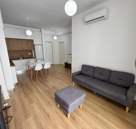 Tirane, jepet me qera apartament 1+1+Ballkon Kati 5, 61 m² 390 € 