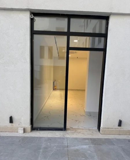 Tirane, shitet ambjent biznesi Kati 1, 38 m² 190.000 € (Rruga Mine Peza)