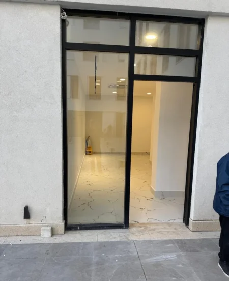 Tirane, shitet ambjent biznesi Kati 1, 38 m² 190.000 € (Rruga Mine Peza)