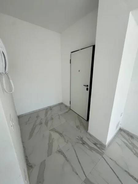 Tirane, jepet me qera apartament 1+1 Kati 1, 64 m² 400 € (Kompleksi Aura)