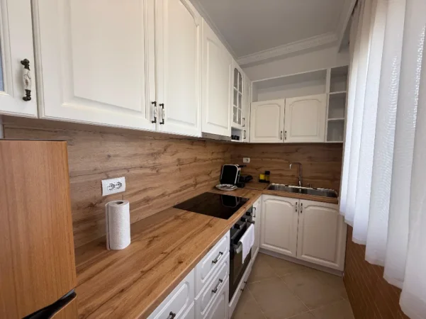 Tirane, jepet me qera apartament 2+1 Kati 4, 73 m² 800 € (Pranë Gjykatës së Rrethit)
