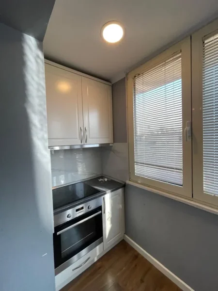 Tirane, jepet me qera apartament 2+1 Kati 5, 80 m² 800 € (Vasil Shanto)