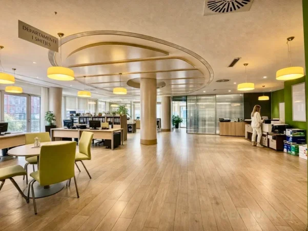Tirane, jepet me qera zyre Kati 2, 300 m² 6.000 € 