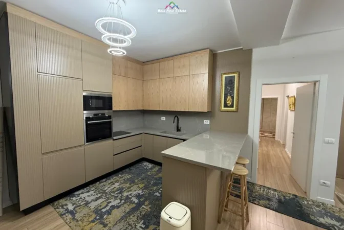 Tirane, jepet me qera apartament 3+1 Kati 6, 159 m² 1.950 € (garden building)