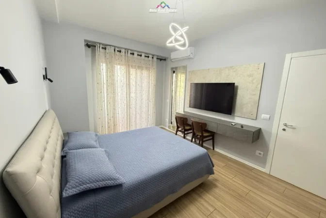 Tirane, jepet me qera apartament 3+1 Kati 6, 159 m² 1.950 € (garden building)