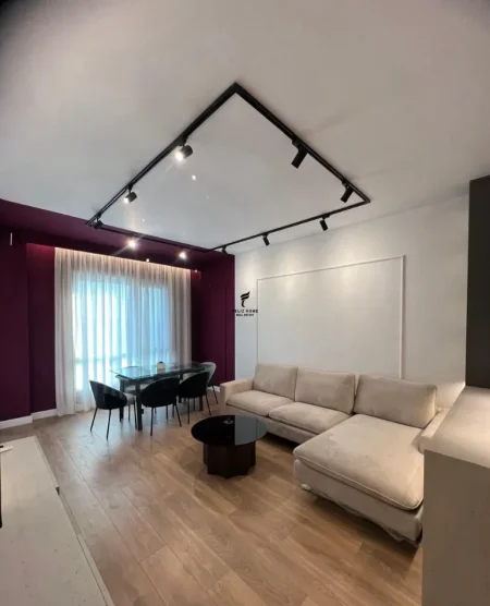 Tirane, jepet me qera apartament 2+1 Kati 1, 90 m² 1.000 € (KINOSTUDIO)