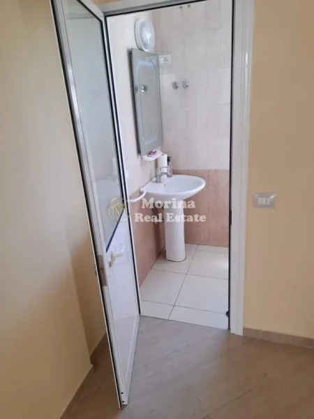 Tirane, shitet ambjent biznesi Kati 0, 44 m² 117.425 € (Vasil Shanto)
