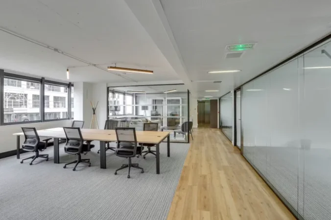Tirane, jepet me qera zyre Kati 2, 300 m² 3.000 € (tom plezha)