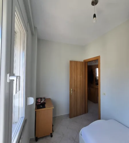 Tirane, jepet me qera apartament 2+1 Kati 8, 68 m² 670 € (bulevardi zogu i pare)