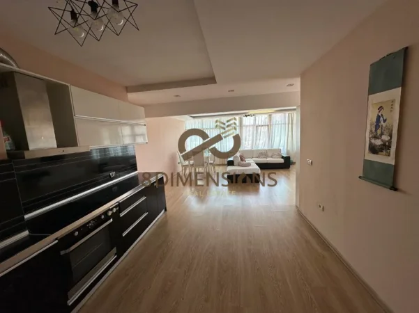 Tirane, jepet me qera apartament 2+1+Ballkon Kati 2, 140 m² 650 € (laprake)