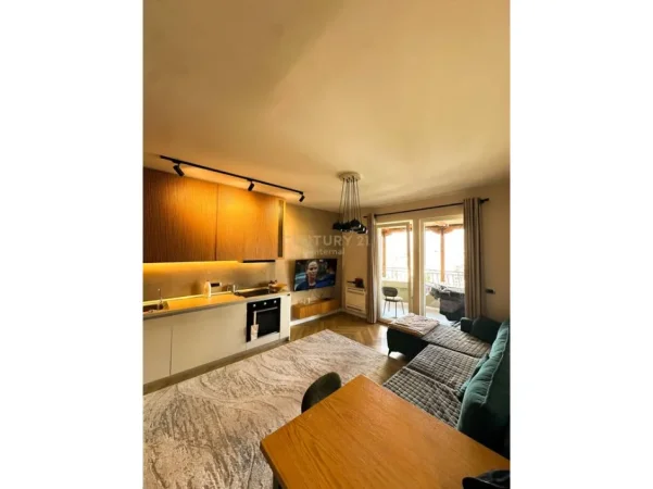 Tirane, shitet apartament 1+1+Ballkon Kati 3, 68 m² 