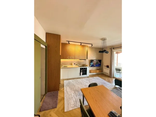 Tirane, shitet apartament 1+1+Ballkon Kati 3, 68 m² 