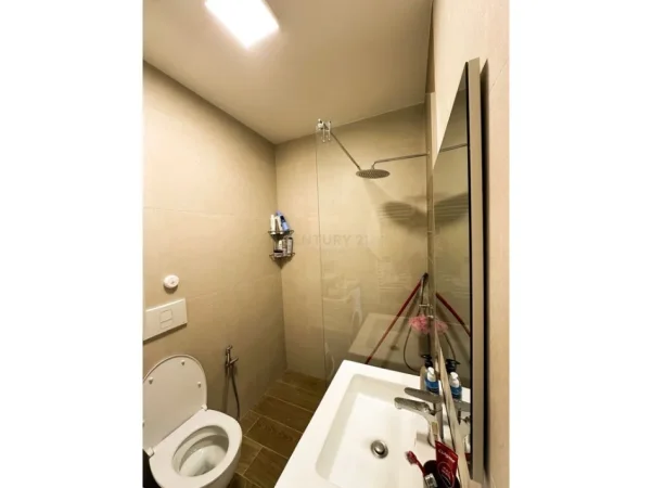 Tirane, shitet apartament 1+1+Ballkon Kati 3, 68 m² 