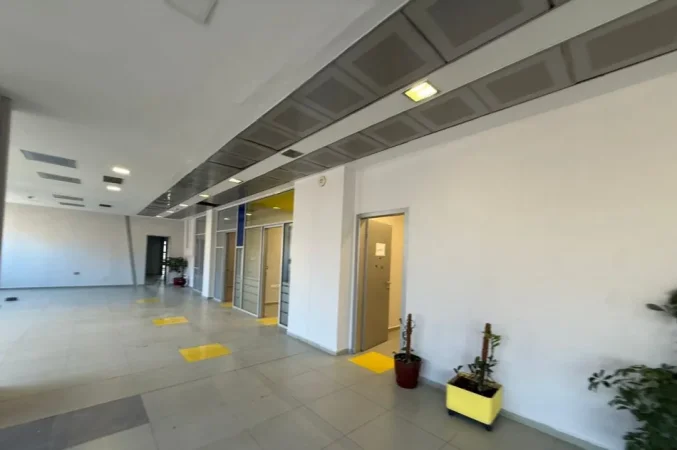 Tirane, shitet ambjent biznesi Kati 2, 667 m² 1.567.000 € (Condor Center 2244200 E 2)