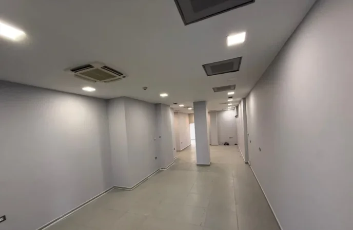 Tirane, shitet ambjent biznesi Kati 2, 667 m² 1.567.000 € (Condor Center 2244200 E 2)