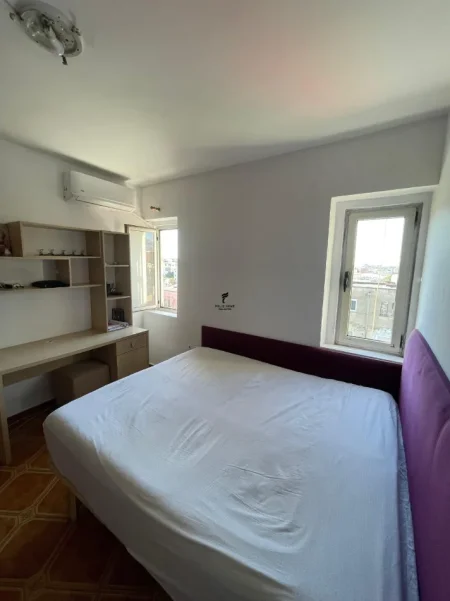 Tirane, jepet me qera apartament 2+1 Kati 5, 80 m² 600 € (5 MAJI)
