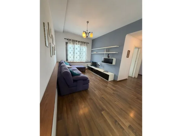 Tirane, jepet me qera apartament 2+1+Ballkon Kati 11, 80 m² 750 € (Pazar i ri)