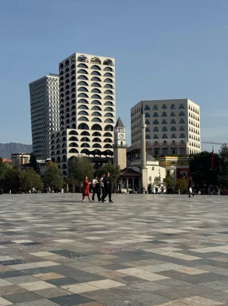Tirane, shitet dyqan Kati 0, 47 m² 330.000 € 