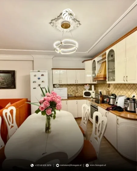 Tirane, jap me qera apartament 2+1+Aneks+Ballkon , 105 m² 1.000 € 