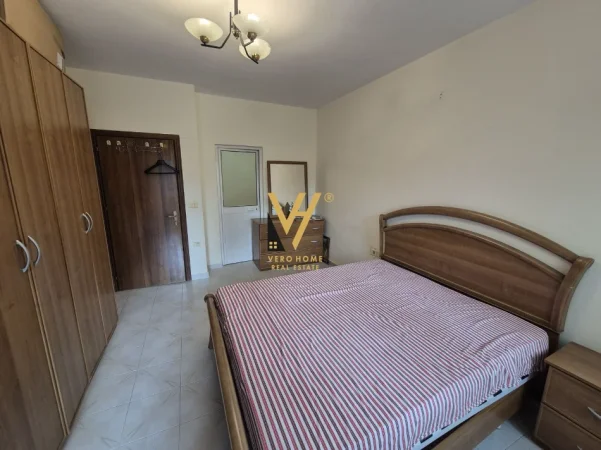 Tirane, jepet me qera apartament 2+1+Ballkon Kati 2, 105 m² 620 € (KOMUNA E PARISIT)