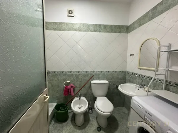 Tirane, jepet me qera apartament 3+1+Ballkon Kati 5, 120 m² 700 € (hipoteka)