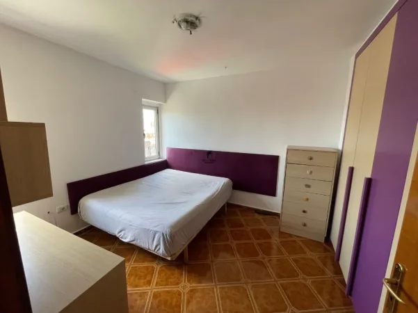 Tirane, jepet me qera apartament 2+1 , 80 m² 600 € (STACIONI I TRENIT)