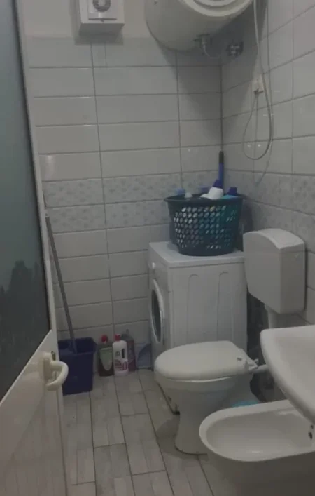 Tirane, jepet me qera apartament 1+1 Kati 1, 50 m² 330 € (Astir Fushe Mezez)