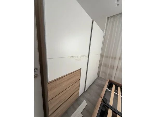 Tirane, jepet me qera apartament 1+1 Kati 3, 63 m² 650 € (siri kodra)