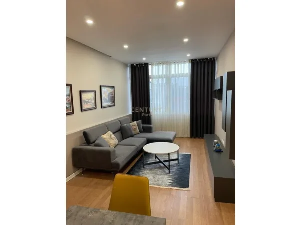 Tirane, shitet apartament 2+1+Ballkon Kati 8, 102 m² 200.000 € 